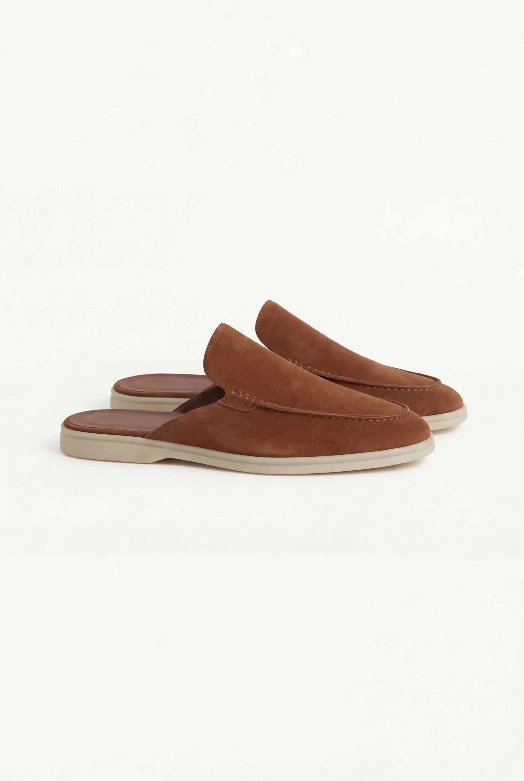 catalog-src:e05f89fbde95 Maroon Suède Yacht Mule