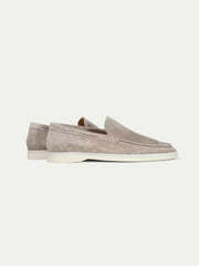 catalog-src:90ce8d6eeb22 Classic Suède Loafer Light Grey
