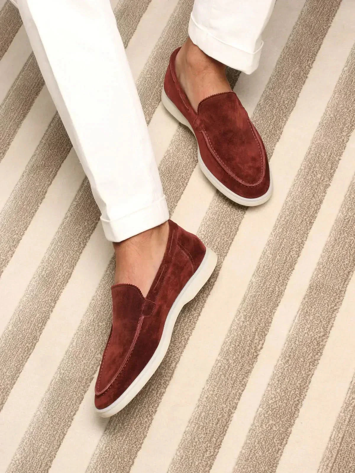 catalog-src:b0d016fc9978 Classic Suède Loafer Bordeaux