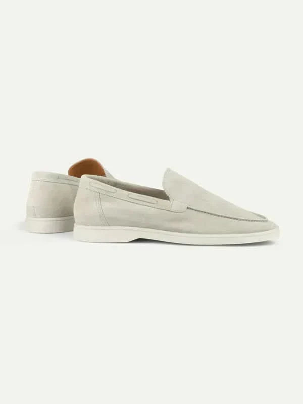 catalog-src:ed28071ab3e9 Classic Suède Loafer Creme