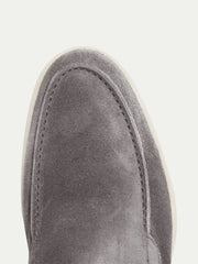 catalog-src:278b46da304e Classic Suède Loafer Grey