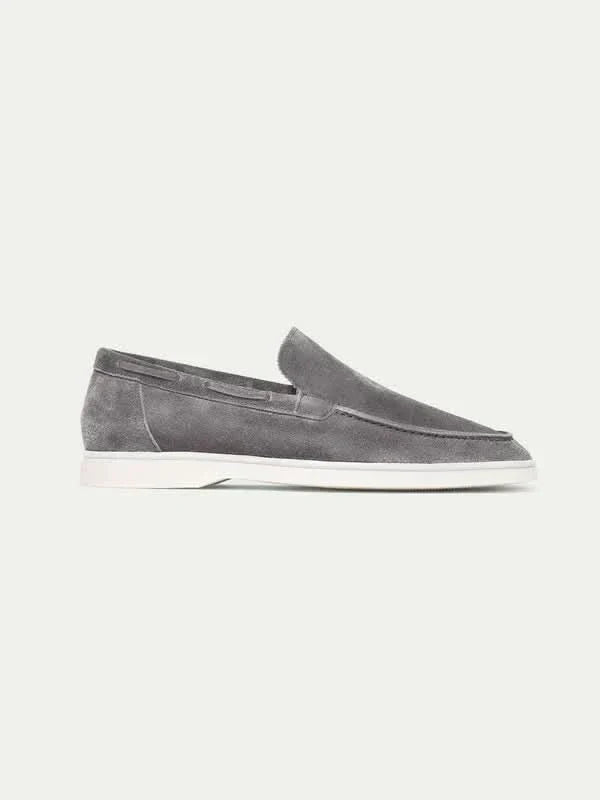 catalog-src:1c935ae1bf35 Classic Suède Loafer Grey